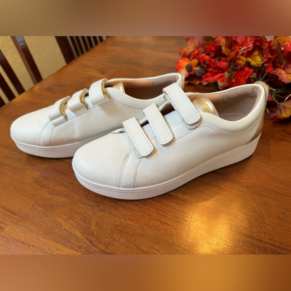 FitFlop Rally sneaker size 9 white leather gold accents Velcro closure
